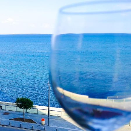 Flirty Flamingo Seaview Seafront Apartment Larnaca Dış mekan fotoğraf