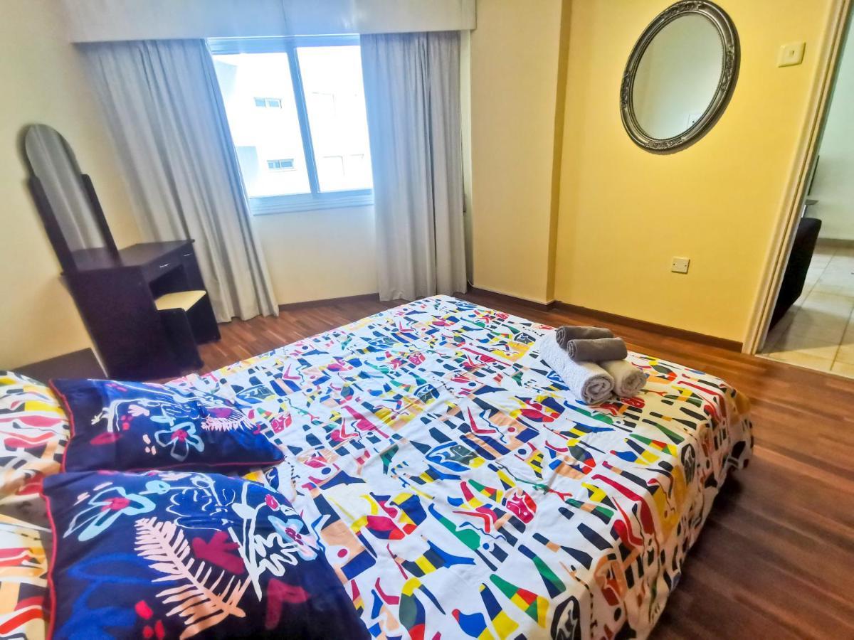 Flirty Flamingo Seaview Seafront Apartment Larnaca Dış mekan fotoğraf